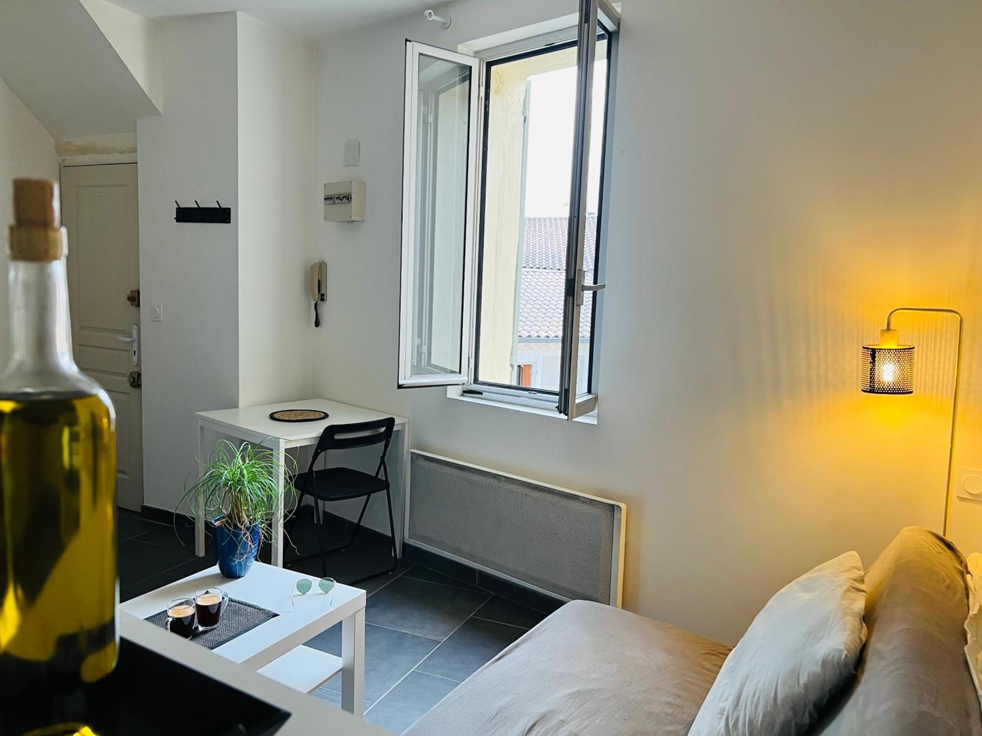 Cosy Studio Hyper Centre Avec Kitchenette & Climatisation Carpentras Eksteriør billede
